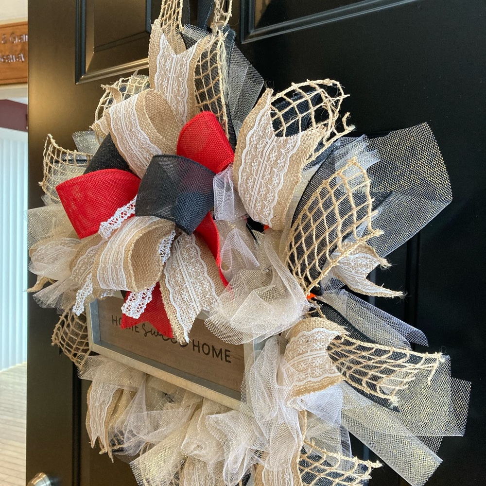 Rustic tulle & burlap wreath